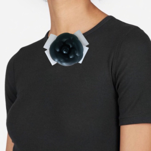 Tees with flower, ruffle bow brooch