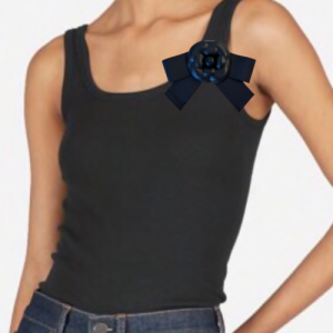 Tanks classic bow brooch